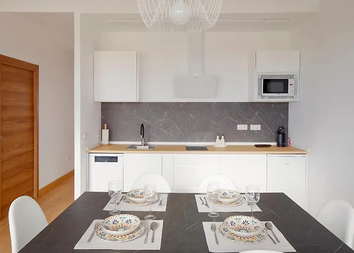 Balcon De Boutique 아파트 기욘